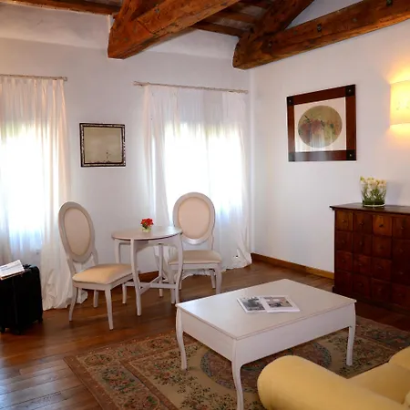 Foscarini Cornaro Отель
